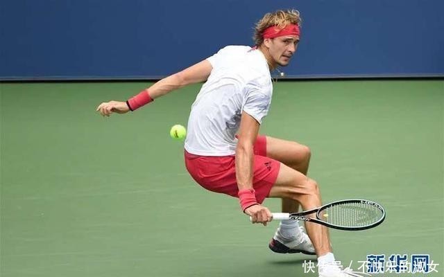 现出强烈的 现出强烈的