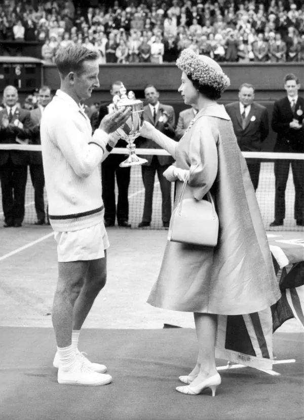 强硬防守的 强硬防守的